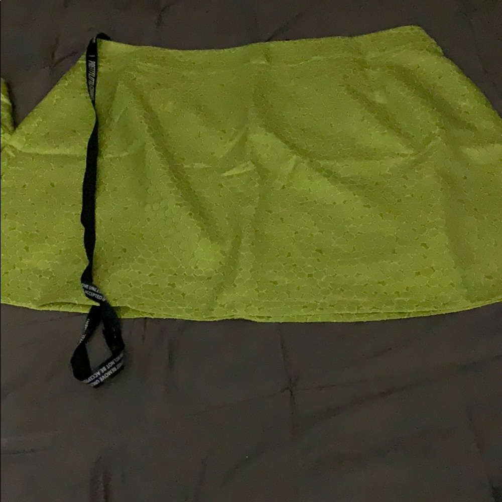 Clothes - Picture 2 of 3